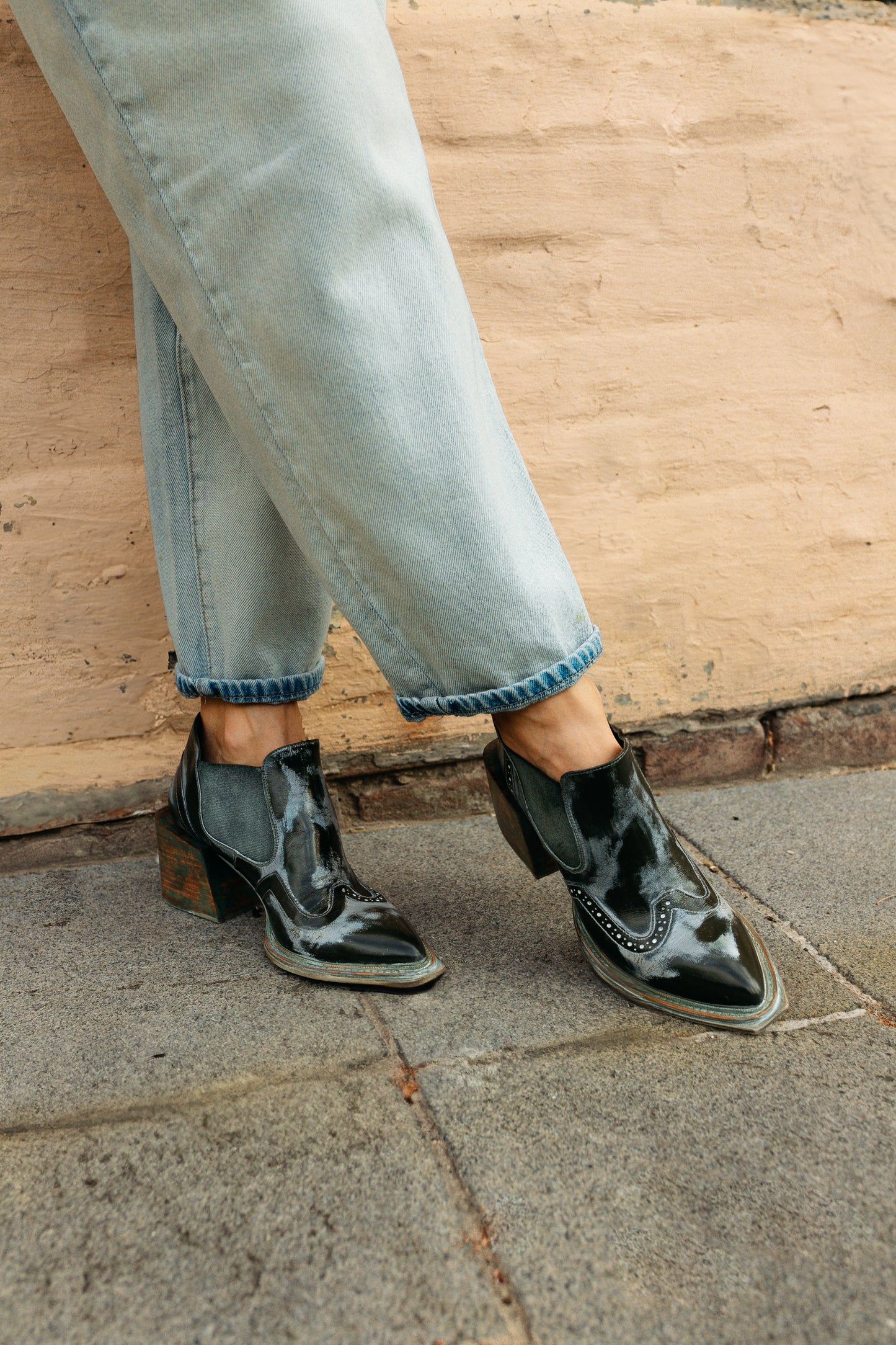 COWBOY SHOES