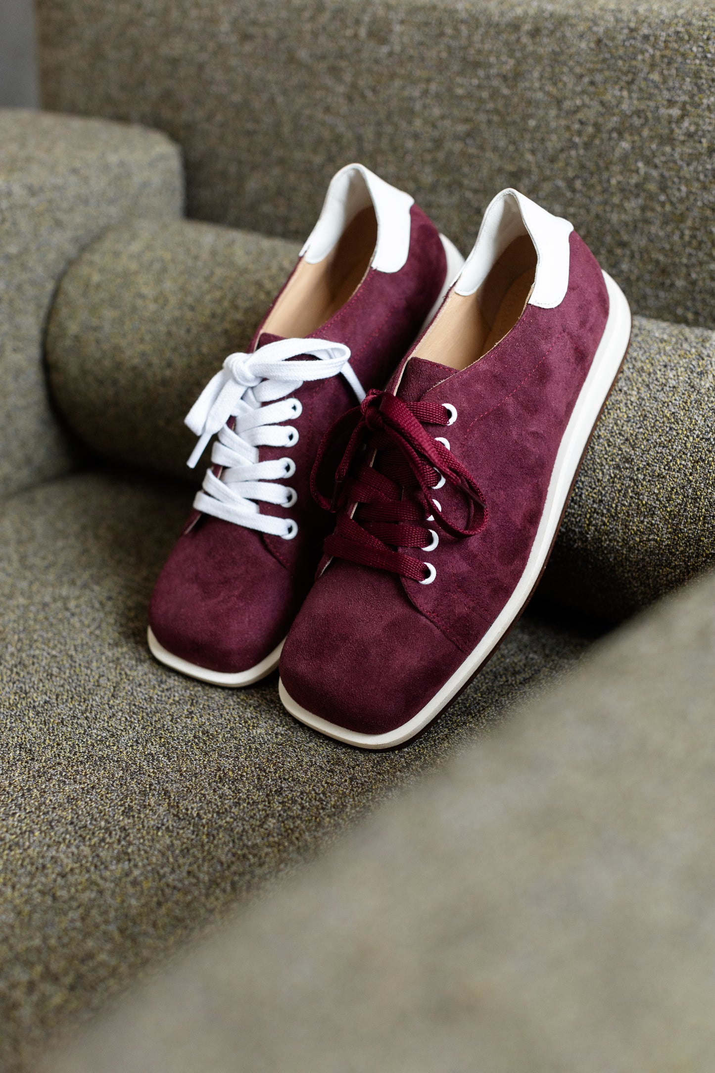 PODIA Sneakers